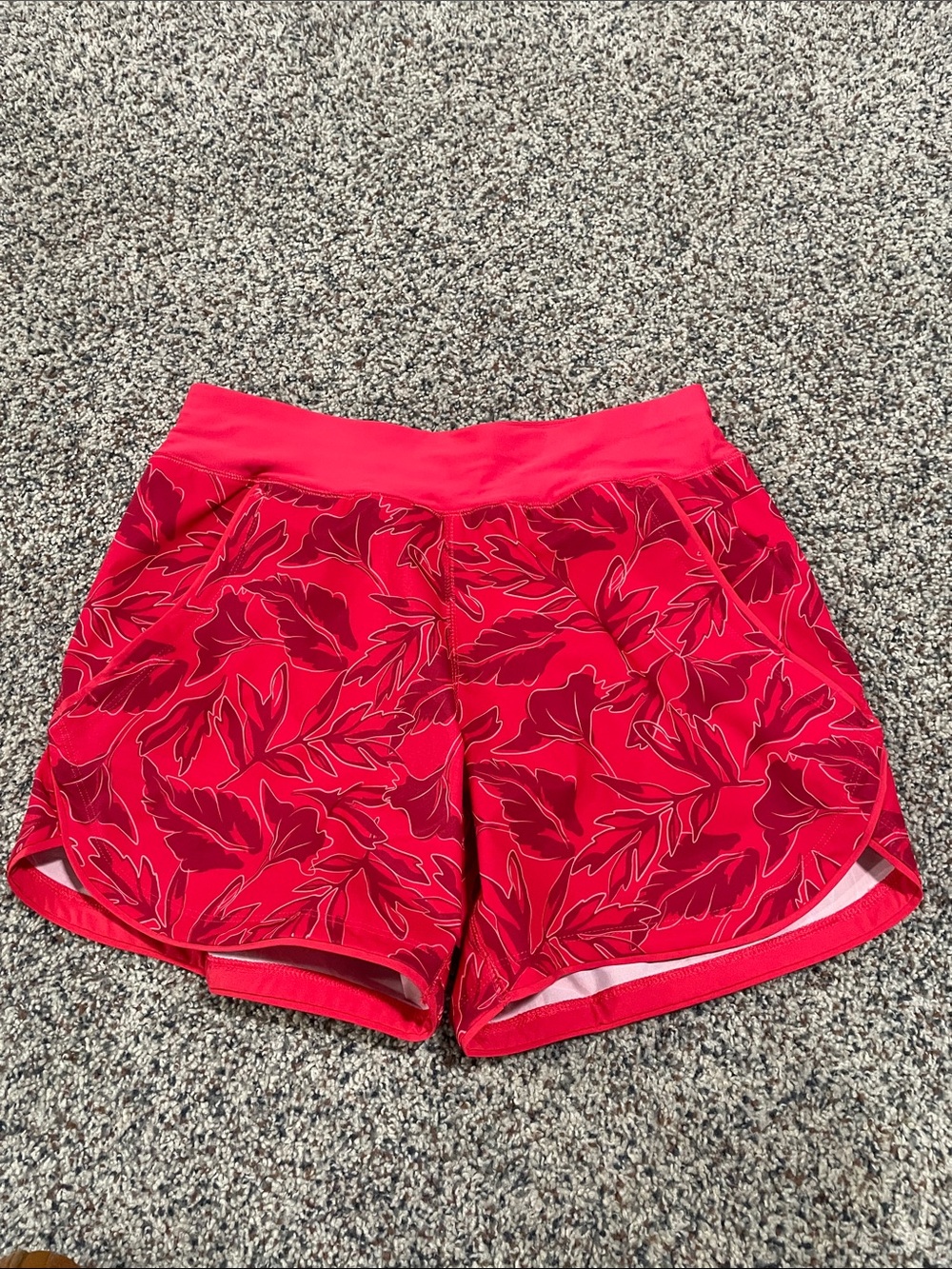 Lands’ End swim shorts sz 4